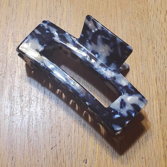 Large Acetate Claw Clip - Picture 1 of 1